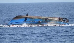 Maharashtra: पालघर तट के पास अरब सागर में नौका पलटी, सभी 15 यात्री सुरक्षित