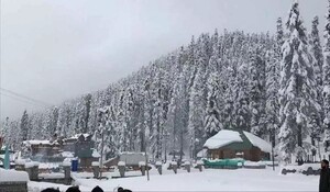 जम्मू कश्मीर में न्यूनतम तापमान थोड़ा चढ़ा, कुछ दिनों में हिमपात की संभावना