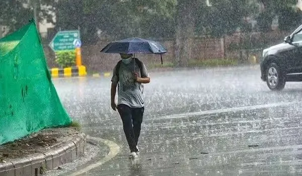 Weather Update: हरियाणा और पंजाब के कुछ हिस्सों में हल्की बारिश, न्यूनतम तापमान सामान्य के करीब
