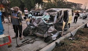 Maharashtra: मुंबई-गोवा राजमार्ग पर ट्रक और वैन की टक्कर में नौ लोगों की मौत