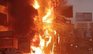 Chhattisgarh: रायपुर के बाजार में आग लगी, 3 दुकानें और गोदाम जलकर खाक