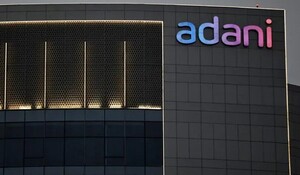 Adani Group 2028 तक हाइड्रोजन, हवाई अड्डा, डाटा केंद्र कारोबार को करेगा अलग- CFO