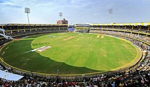 इंदौर के होलकर स्टेडियम में खेले गए एक ODI मुकाबलों में अजेय रहा है भारत