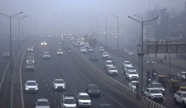 Delhi Weather: दिल्ली में बादल छाए रहने का अनुमान, वायु गुणवत्ता ‘खराब’ श्रेणी में