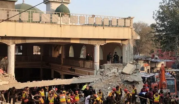 Pakistan Mosque Blast: जान गंवाने वाले लोगों की संख्या बढ़कर हुई 90, TTP ने  हमले की ली जिम्मेदारी