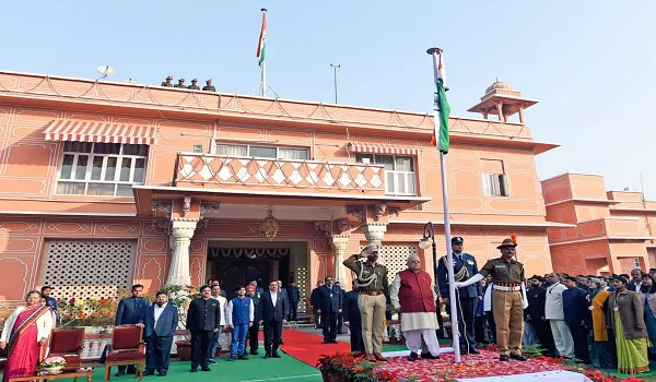 राज्यपाल ने गणतंत्र दिवस पर राजभवन में फहराया झंड़ा, राष्ट्र के सर्वांगीण विकास में सभी की सहभागिता का किया आह्वान