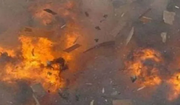 Maharashtra: रसायन से भरे ड्रमों के पास एक व्यक्ति के सिगरेट जलाने से हुआ विस्फोट, 2 की मौत
