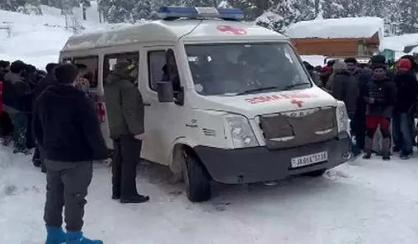 Jammu Kashmir: गुलमर्ग में हिमस्खलन की चपेट में आकर पोलैंड के दो पर्यटकों की मौत