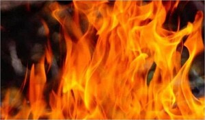 Mumbai: धारावी के अशोक मिल परिसर में लगी आग, एक महिला की मौत