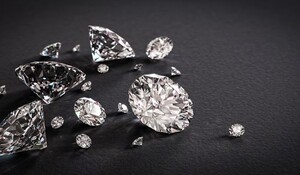 Dubai जा रहे दो यात्रियों से मेंगलुरु हवाईअड्डे पर 2.6 करोड़ रुपये के हीरे के टुकड़े जब्त