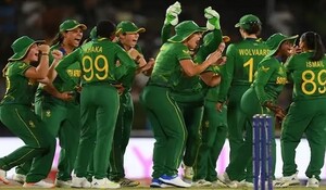 Women's T20 WC: न्यूजीलैंड को हराकर दक्षिण अफ्रीका सेमीफाइनल की दौड़ में