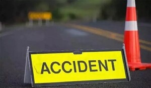 UP: बिजनौर में बस और ट्रक की टक्कर में एक व्यक्ति की मौत, 17 यात्री घायल