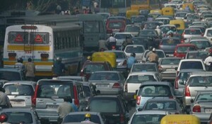 दिल्ली में कई जगहों पर यातायात जाम, यात्री परेशान, पुलिस से मदद का अनुरोध