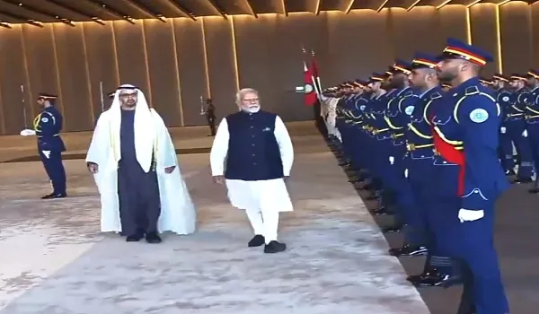 प्रधानमंत्री नरेंद्र मोदी सातवीं बार पहुंचे UAE, भारतीय समुदाय को संबोधित भी करेंगे