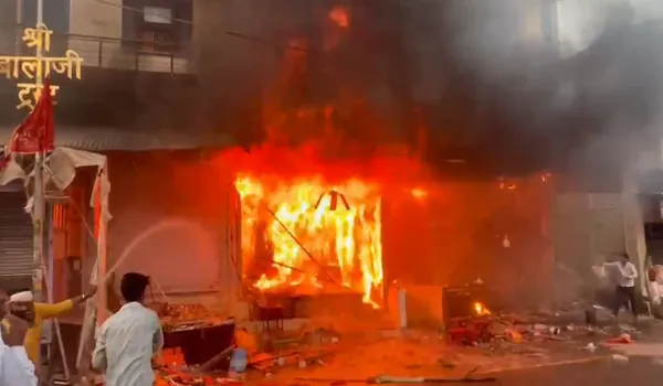 मेहंदीपुर बालाजी के मुख्य बाजार में लगी भीषण आग, लाखों रुपए का माल जलकर हुआ खाक