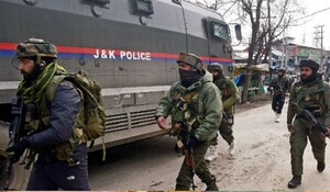 Jammu-Kashmir: पुलिस ने श्रीनगर में आतंकी मुश्ताक लट्राम के घर को किया कुर्क