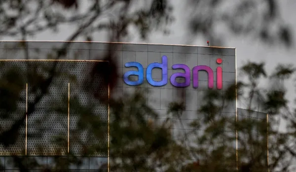 Adani Group के शेयरों में तेजी से LIC ने की घाटे की भरपाई