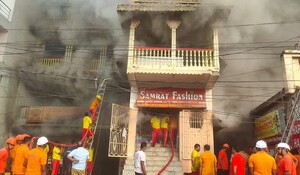 Odisha: पुरी शॉपिंग कॉम्प्लेक्स में लगी भीषण आग, 40 दुकानें खाक, 100 से ज्यादा लोगों को बचाया