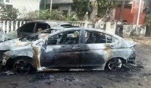 Goa में तेज रफ्तार से जा रही कार खड़ी गाड़ियों से टकराई, चालक की मौत