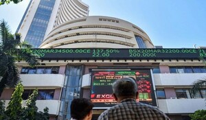 Sensex Opening Bells: कमजोर वैश्विक संकेतों के बीच सेंसेक्स 474 अंक टूटा, निफ्टी 17,000 के नीचे पहुंचा