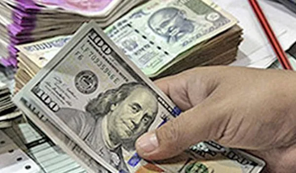 Dollar vs Rupee: शुरुआती कारोबार में अमेरिकी डॉलर के मुकाबले रुपया 11 पैसे चढ़कर 82.48 पर पहुंचा