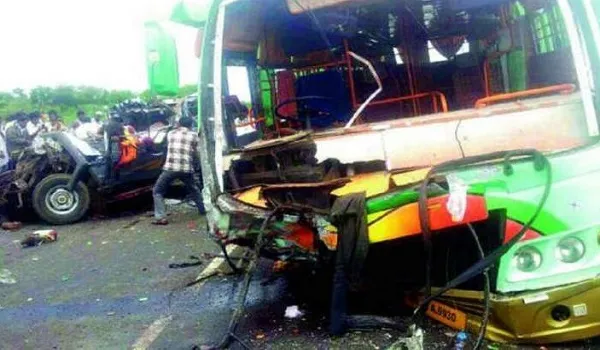 पश्चिम बंगाल के हावड़ा में बस और कार की टक्कर में 3 लोगों की मौत, 9 घायल