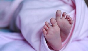 ‘पुलिसकर्मियों के पैरों से कुचलकर’ नवजात शिशु की मौत, CM सोरेन ने जांच के दिए आदेश