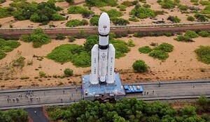 ISRO ने फिर रचा इतिहास, भारत का सबसे बड़ा LVM3 रॉकेट किया लॉन्च