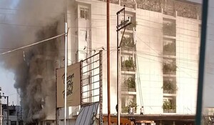 Indore के होटल में लगी आग, 8 लोगों को सुरक्षित बाहर निकाला