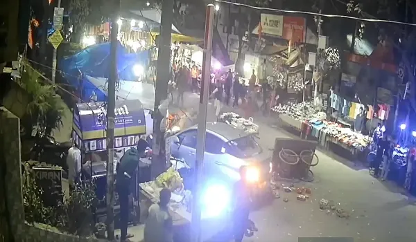 दिल्ली के गाजीपुर में बड़ा सड़क हादसा, शराब के नशे में धुत टैक्सी ड्राइवर ने 15 लोगों को कुचला