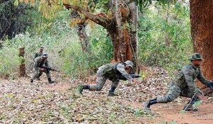Jharkhand: सुरक्षा बलों ने मुठभेड़ में 5 माओवादियों को मार गिराया