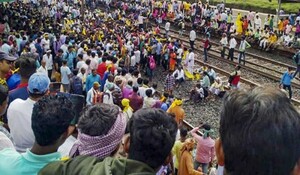 पश्चिम बंगाल में अनुसूचित जनजाति के दर्जे की मांग को लेकर कुड‍़मि समुदाय का प्रदर्शन, 88 ट्रेनें रद्द