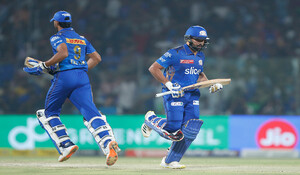 DC vs MI: गेंदबाजों और रोहित ने मुंबई को जीत दिलाई, दिल्ली की लगातार चौथी हार