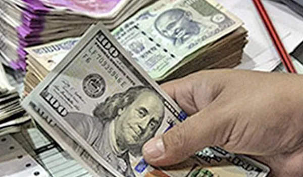 Rupee vs Dollar: रुपया शुरुआती कारोबार में 18 पैसे की बढ़त के साथ 81.93 प्रति डॉलर पर