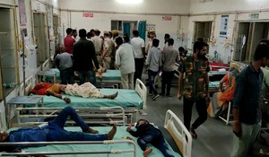 Sirohi News: गौतम ऋषि मेले में जा रहे यात्रियों से भरी ट्रैक्टर-ट्रॉली पलटी, तीन लोगों की मौके पर हुई दर्दनाक मौत; 25 घायल