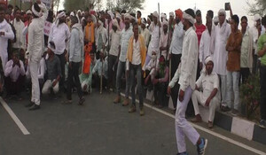 Rajasthan: 12 प्रतिशत आरक्षण के लिए माली समुदाय का प्रदर्शन जारी, भरतपुर में मोबाइल सेवा निलंबित