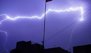 West Bengal: आसमान से गिरी आफत, आकाशीय बिजली की चपेट में आकर 14 लोगों की दर्दनाक मौत