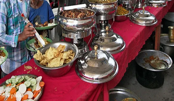 Uttar Pradesh: विवाह समारोह में दूषित भोजन खाने से 12 बच्चे हुए बीमार