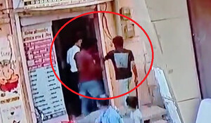 Jaisalmer News: दिनदहाड़े दुकान में बैठे युवक पर हुआ हमला, सीसीटीवी में कैद हुई हमले की वारदात