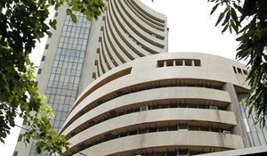 Sensex Opening Bell:  बाजार में तीसरे दिन तेजी बरकरार, शुरुआती कारोबार में सेंसेक्स 62,000 के पार