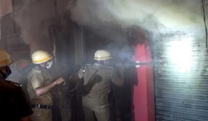 पश्चिम बंगाल के मालदा में बाजार में आग लगने से 2 लोगों की मौत