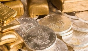 Gold-Silver Price: सोना 350 रुपये टूटा, चांदी 660 रुपये लुढ़की