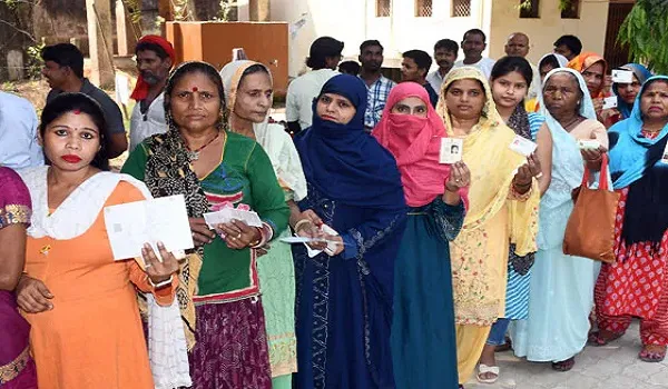 LokSabha Election Phase 5 Voting: देश में 49 सीटों पर वोटिंग जारी, जानिए सुबह 9 बजे तक कितना प्रतिशत हुआ मतदान