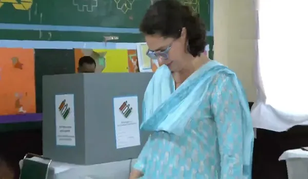 Lok Sabha Election 2024 Phase 6 Voting:  प्रियंका गांधी वाड्रा ने किया मतदान, कहा- INDIA गठबंधन ही जीतेगा