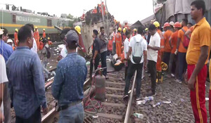 Odisha Train Accident: बालासोर में 3 ट्रेनों की टक्कर से अब तक 237 लोगों की मौत, लगातार बढ़ रहा आंकड़ा; मृतकों के परिवार व घायलों के लिए मुआवजे का ऐलान