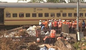 ओडिशा में रेल हादसे के बाद पहली यात्री ट्रेन बालासोर से गुजरी, फिर से सुचारू हुई रेल सेवा