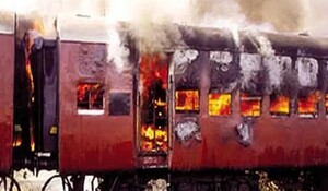 सियालदह-अजमेर एक्सप्रेस की एक बोगी में आग लगी, भरवारी में 48 मिनट के लिए रोकी गई ट्रेन