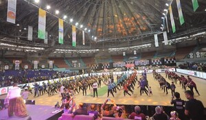 इंडोर स्टेडियम में जारी तीन दिवसीय टूर्नामेंट में बड़ी संख्या में एसोसिएशन के सदस्यों और परिजन ले रहे हैं हिस्सा
