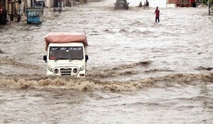 बिपारजॉय के कारण राजस्थान के अनेक इलाकों में भारी बारिश, तीन जिलों में बाढ जैसे हालात