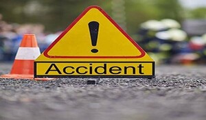 Uttar Pradesh: ट्रक की टक्कर से मोटरसाइकिल सवार 2 युवकों की मौत, एक अन्य घायल